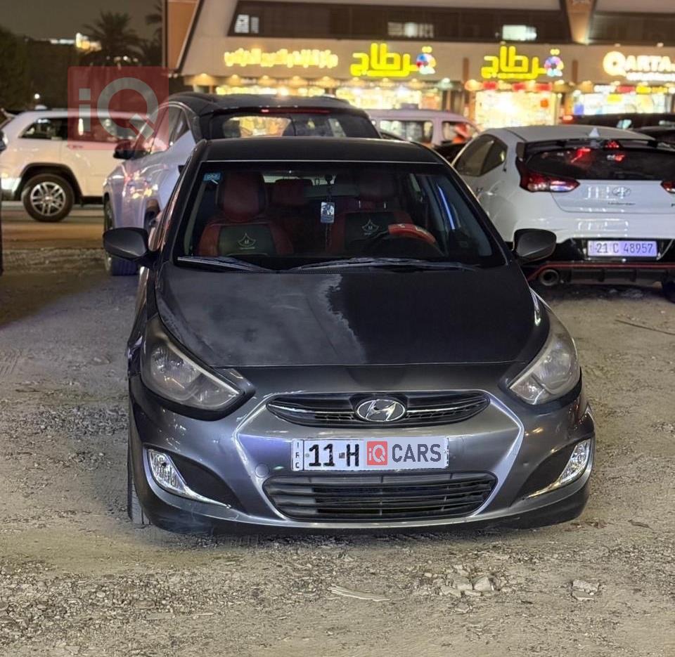 هیوندای ئەکسنت هاچباک